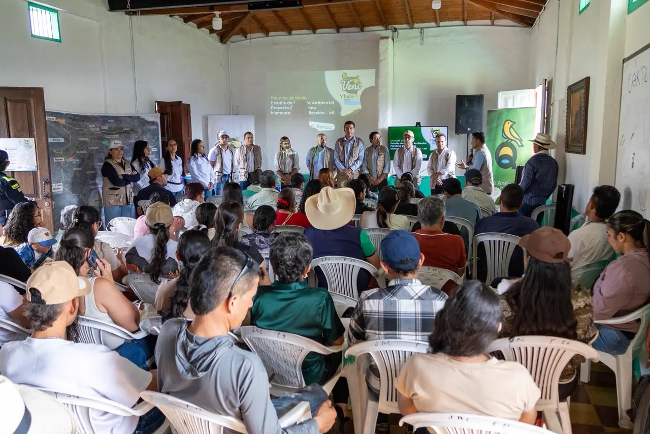 Asistentes a la socialización del Estudio de Impacto Ambiental en el corregimiento Palocabildo.